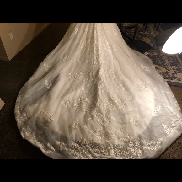 Wedding Dress - Picture 5 of 8